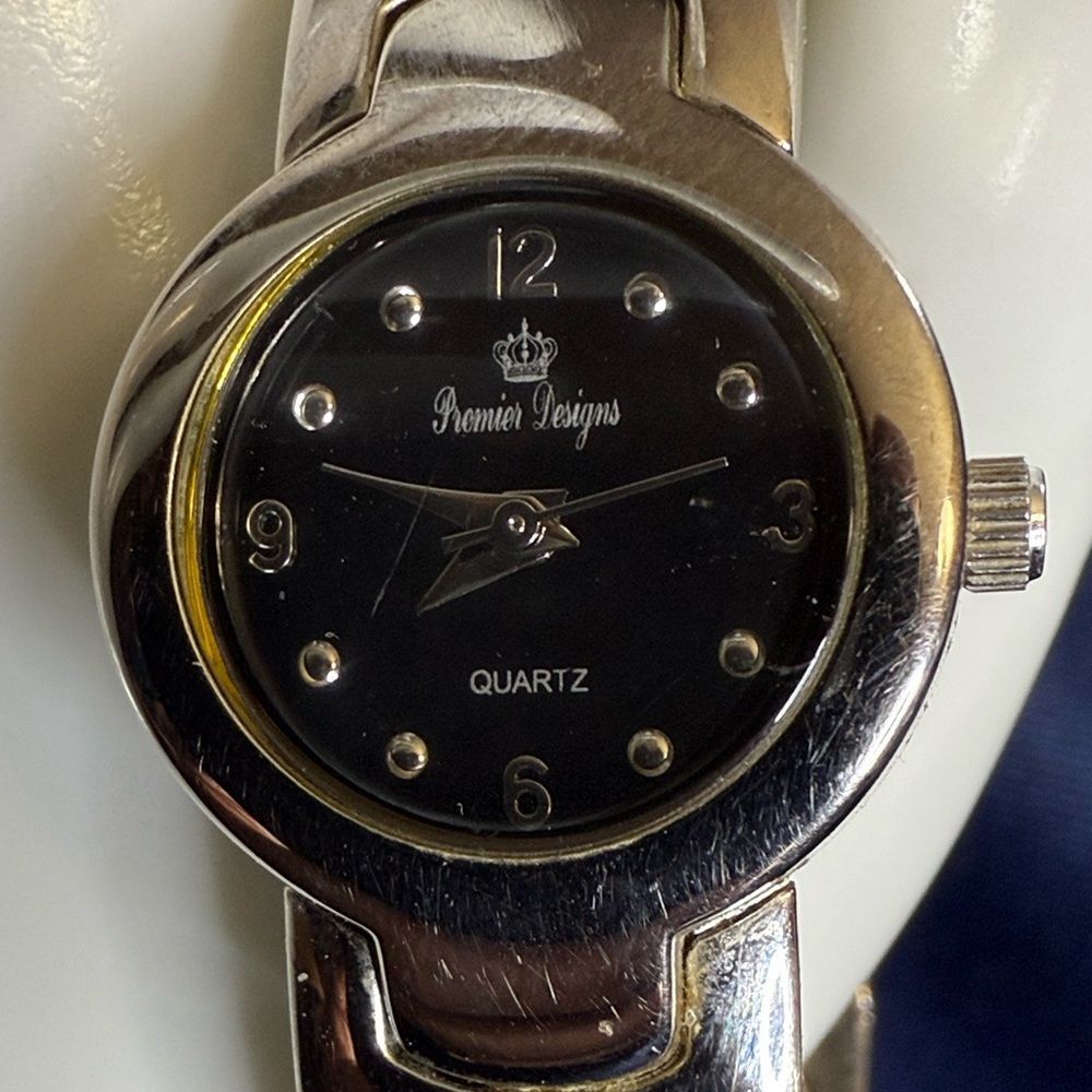 Premier Designs Black Dial Silver Watch, New battery.